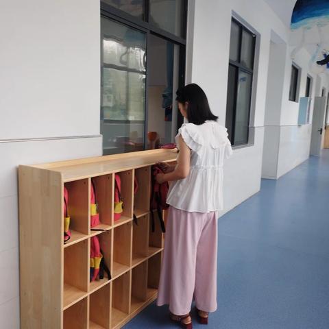 6月17日，均川镇小学周家畈校区例行开展危险玩具、危险物品清查行动。