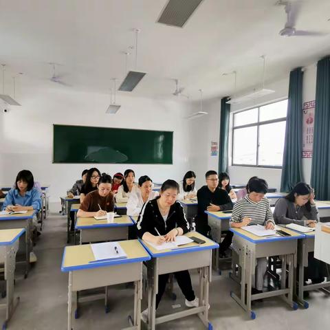 聚焦新教材 深耕新课程——鹰潭市第四小学语文组“新教材 新课程”培训交流研讨会