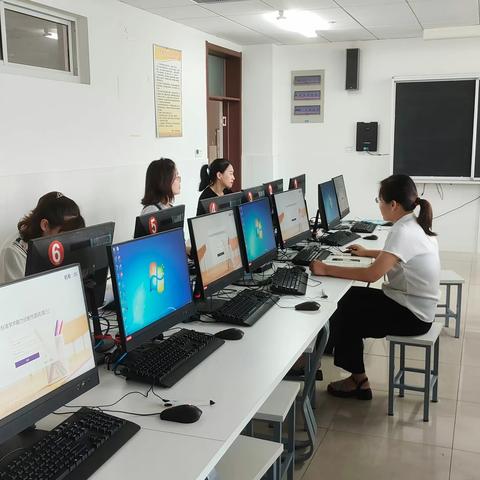 “助力清标测试，服务清标考生”--德州一中东校区技术组举行清标测试考点搭建培训会