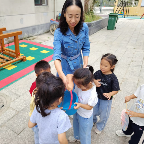 你好，秋天——枫林园中二班秋日主题活动