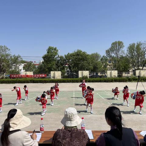 魅力篮球，逐梦未来——广饶滨海幼儿园参加丁庄街道第一届幼儿园花样篮球展示活动