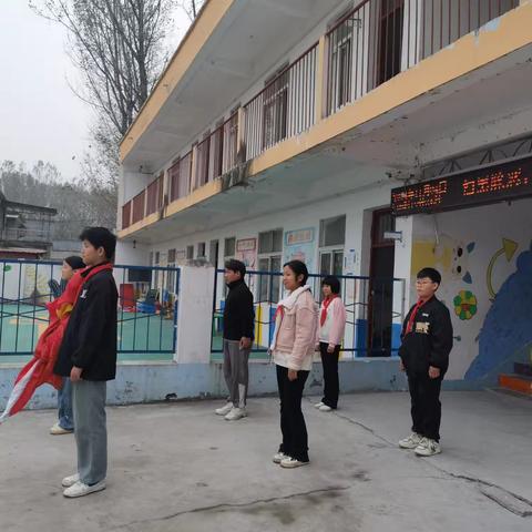 【升旗仪式】范寨小学“中华礼仪世代传，文明礼仪伴我行”主题升旗仪式