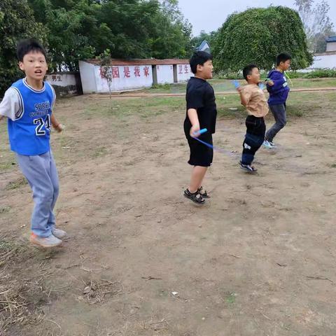 匡城乡李老小学精彩大课间