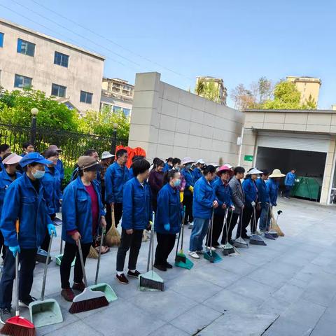 致敬劳动，净护院区/英山县人民医院润通物业迎五一大扫除行动
