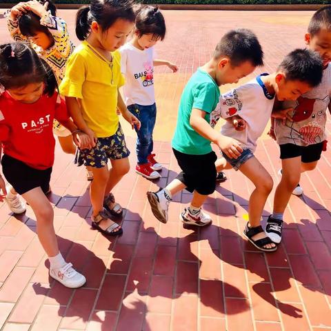 缤纷课间，活力满园——记于都县明德小学课间十分钟