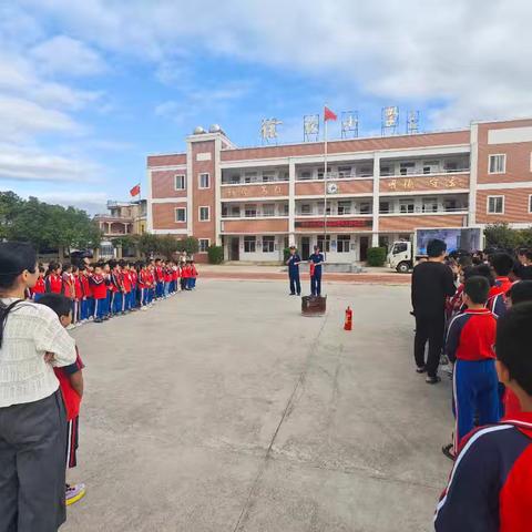 漳州古雷港经济开发区徐坎小学“消防进校园”活动圆满举行