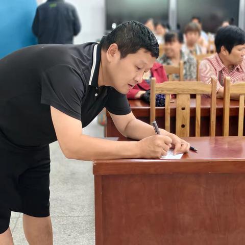 高和中心完小家长课堂：控制情绪与幸福人生