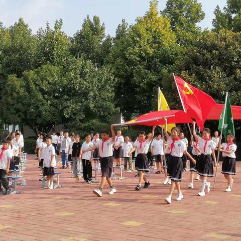 拥抱新学期，梦想再起航——洪村寺中心小学开学典礼暨“三好学生”表彰大会