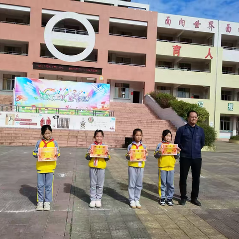 “桌”而不凡，舞动童心——龙门县麻榨镇中心小学四年级课桌舞元旦初演