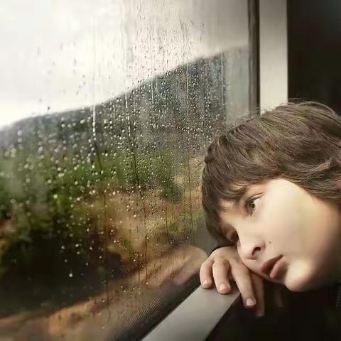 别和青春期的孩子较劲，父母做好这4件事，孩子平稳度过青春期