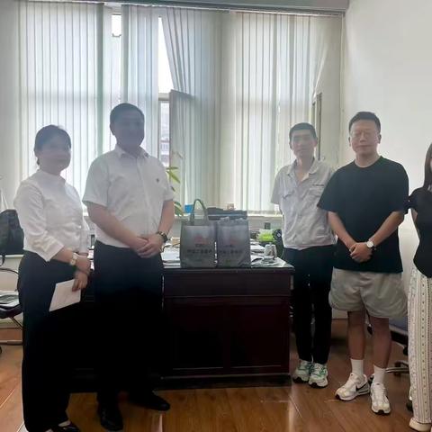 本溪本钢支行营业室开展“教师节”走访慰问活动