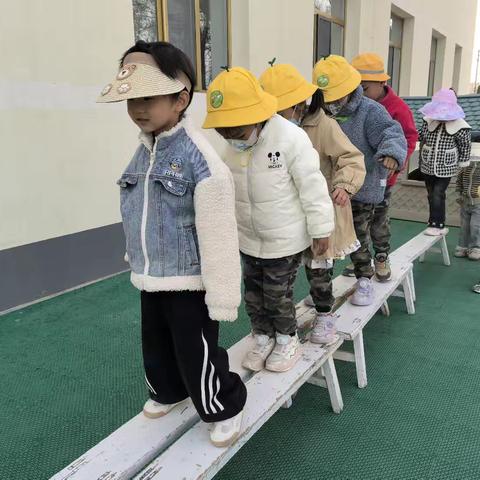 小班户外游戏活动掠影