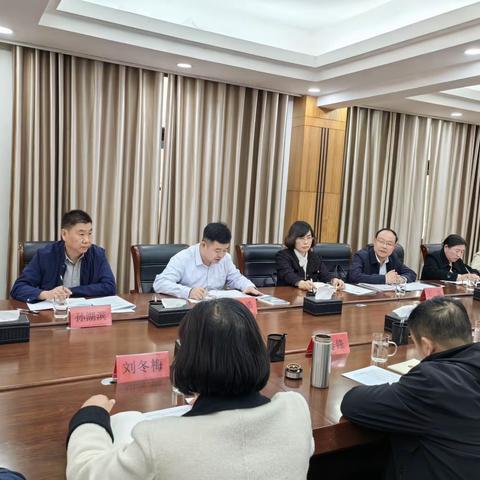 新安县政协教体界政协委员         下沉磁涧镇开展协商活动