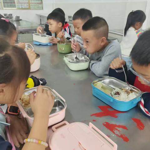 又兰镇中心小学世界粮食日主题活动