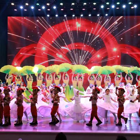 “萌娃献艺，跃马迎新”鑫小清华幼儿园元旦文艺汇演