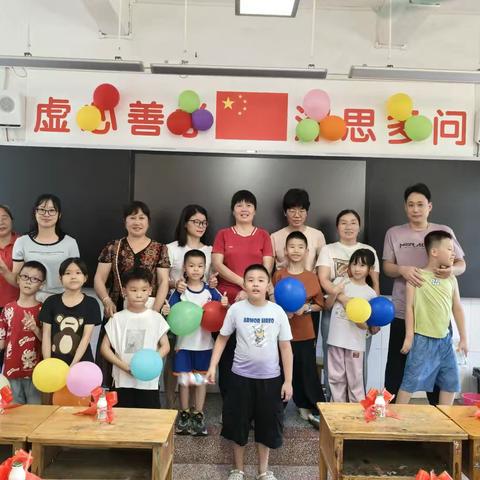 执青春之笔，绘崭新画卷