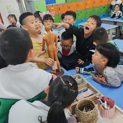药香飘进一六班！“泰山小郎中”中医小课堂开课啦