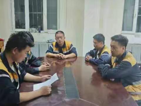 精河信号车间认真贯彻落实集团公司月度工作会议精神