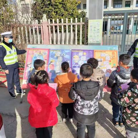 培勤小学关于不乘坐违规电动三轮车、四轮车安全倡议书