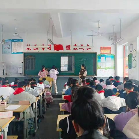 往教学精细处雕琢 向教研纵深处漫溯 ————汝南县第九小学“走课”活动