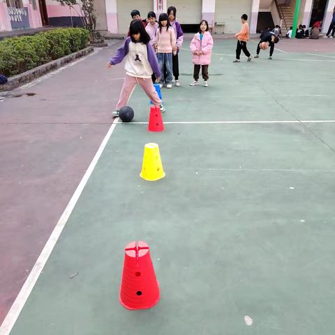 龙江小学元旦运动会：团结、友谊、进步