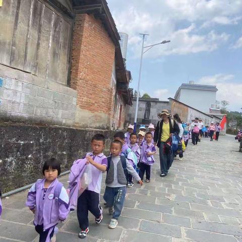 家校携手，赴一场春天的约——记双河幼儿园龙川江漂流春游活动