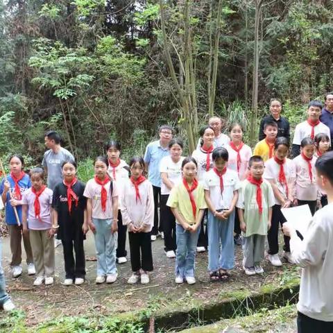 菁芜洲镇中心小学“祭烈英，传承红色文化”扫墓活动