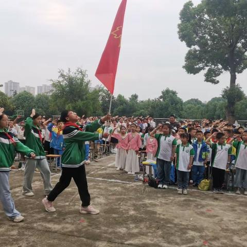 龙店小学少先队新队员入队仪式暨六一文艺汇演