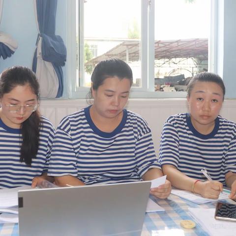 小班“夏的节气”微主题活动探索中期汇报