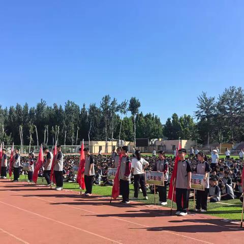铸魂砺剑正当时，奋楫扬帆启新程 ——新世纪中学2025级初一新生国防教育周开营盛大启幕