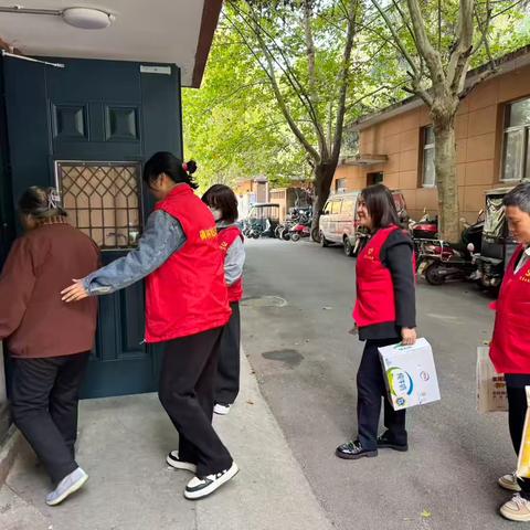 兴宁社区重阳节敬老活动温情开展