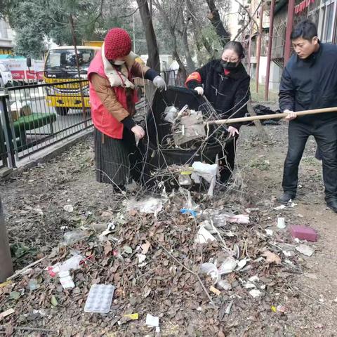 兴庆社区工作人员、志愿者共同开展“点靓长乐迎新春”卫生大整治活动