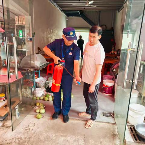 盘古山镇钨矿社区新时代文明实践站开展“消防安全隐患排查”志愿服务活动