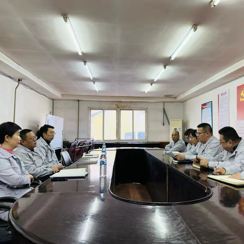双鞍集团领导到二炼钢公司开展工作调研