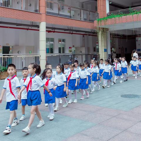 烂漫夏日，向阳而生——雨城九小（雅外实小大兴校区）2023春季一年级六班散学典礼