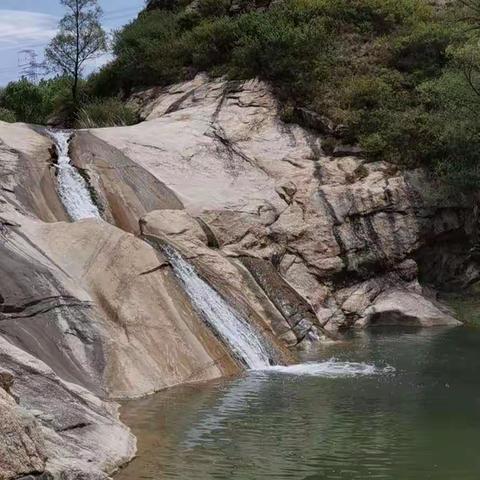 揽星河拥山川，五一野外露营活动 初372班 靳子涵  指导教师：王小龙