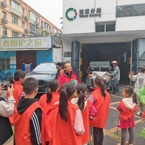 潘庄社区：“文明一日行，倡导垃圾分类新时尚”