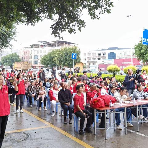 莲东社区文艺汇演一祥龙飞舞！