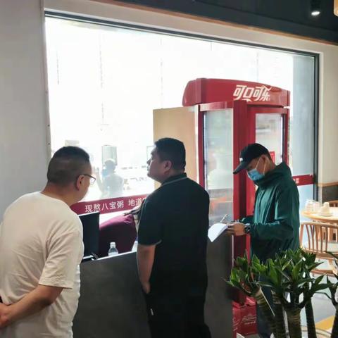 原兴街道恒辉社区—食品安全检查 筑牢健康防线 守护居民餐桌安全