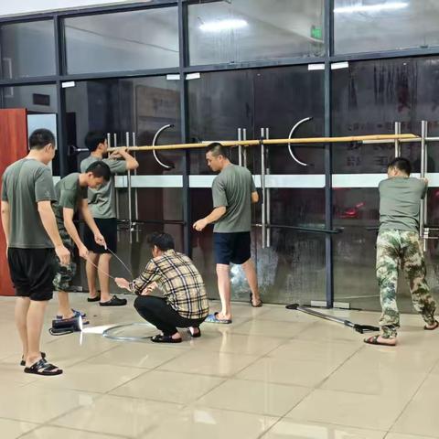 风雨同舟显担当，感恩同行护平安