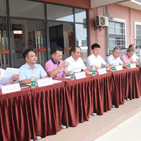 爱心汇聚 情暖乡村学子 ——市委统战部、市政协、市光彩会联合赴感恩学校开展送温暖活动