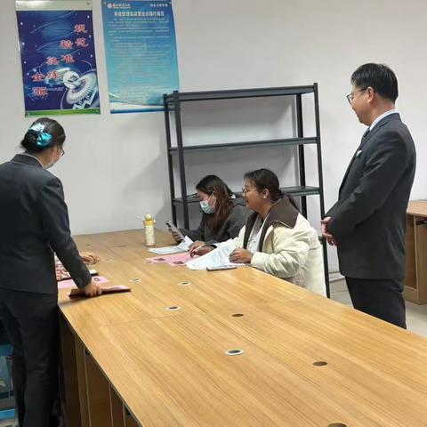 农行滨州阳光支行开展“警惕高息诱惑 防范金融陷阱”校园宣传活动
