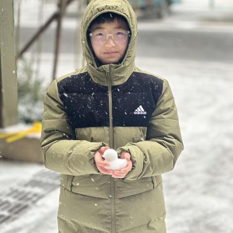 “趣”玩雪 “乐”童年——亳州市第一小学五年级冬日玩雪新趣味