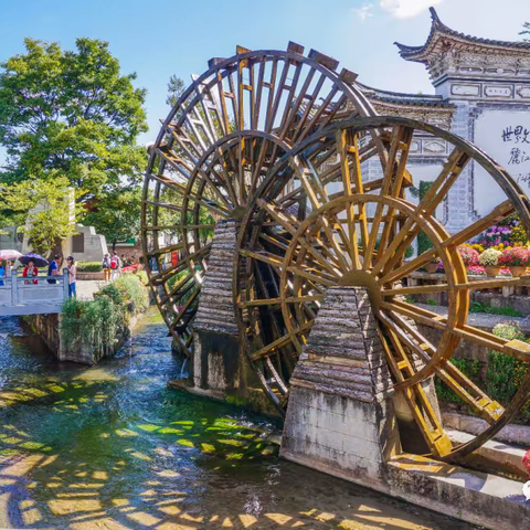 丽江古城旅居，4天3晚包吃住仅需528一人起，住纳西族花园式酒店