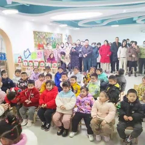 阳逻中心幼儿园幼儿园中央花园城分园半日活动——家长走进校园