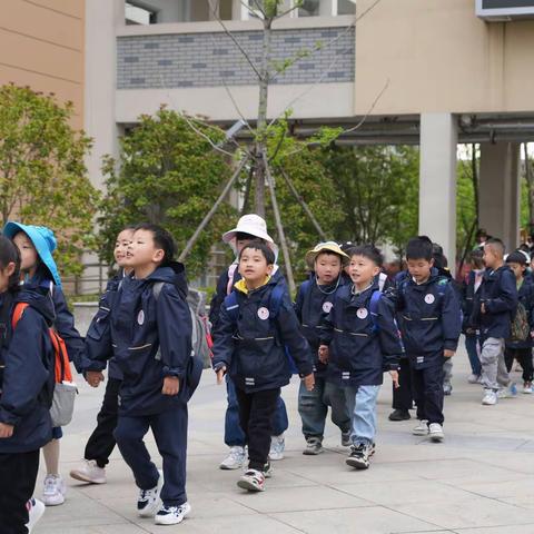 春已至,万物始  ——芜湖市赭山小学荆山校区组织开展春季户外研学活动