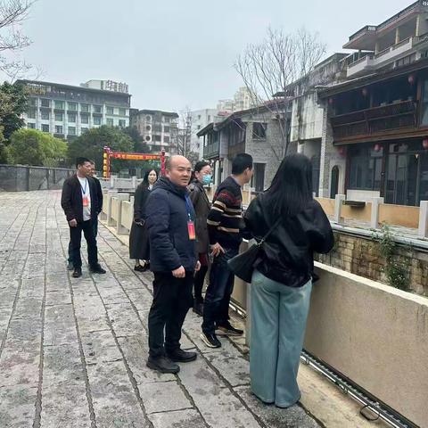 人大政协委员联动巡河 守护汾阳溪碧水清流