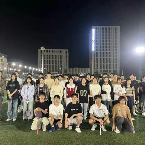 🏸 羽众不同，“羽”你相约——羽毛球社团招新啦！
