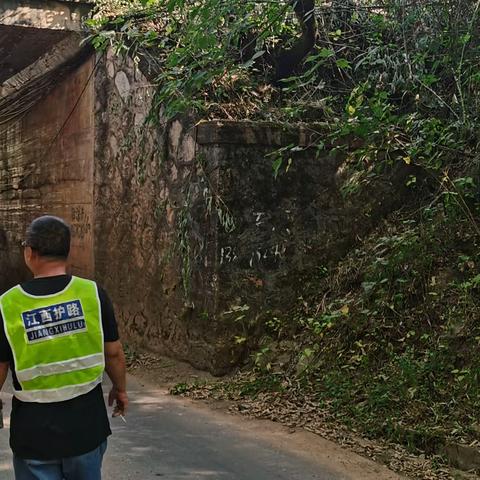 双金园艺场铁路护路巡查保平安