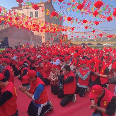 揭阳市万德文化艺术培训中心携手潮汕万德武術龍獅团祝惠来圆山曾祖祠，合族平安，財丁兴旺，百业兴旺